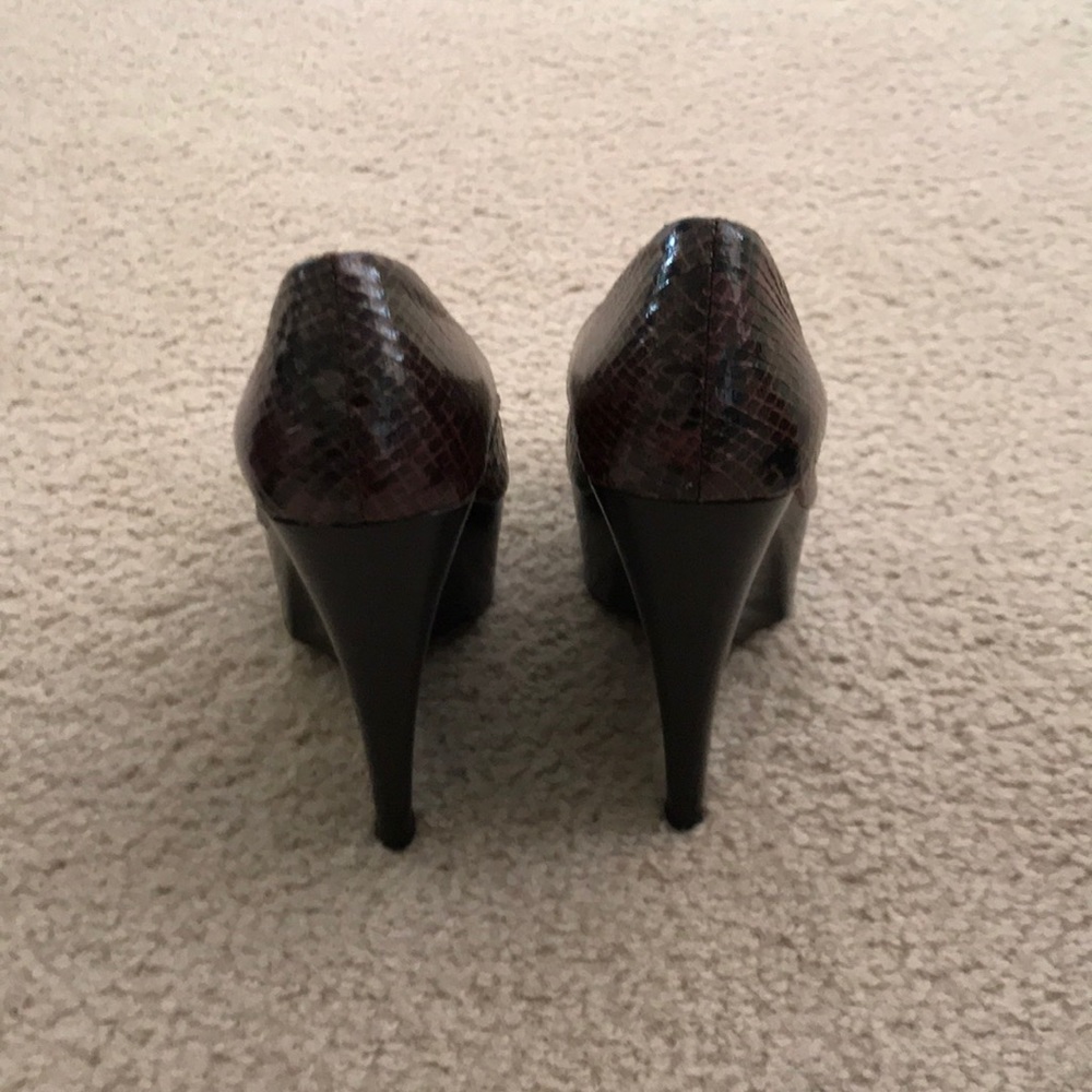 Shoes - Picture 3 of 4